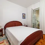 Faszinierendes Nur 50 Meter Zum Mit Meerblick, Waschmaschine, Klima, Wifi Apartment Selce