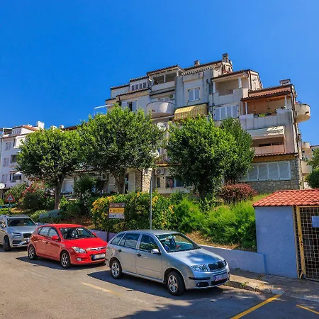 Apartment Faszinierendes Nur 50 Meter Zum Mit Meerblick, Waschmaschine, Klima, Wifi Selce