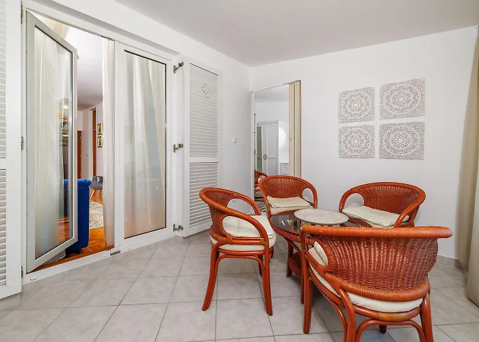 Apartment Faszinierendes Nur 50 Meter Zum Mit Meerblick, Waschmaschine, Klima, Wifi