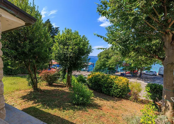 Faszinierendes Nur 50 Meter Zum Mit Meerblick, Waschmaschine, Klima, Wifi Apartment Selce