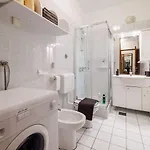 Faszinierendes Nur 50 Meter Zum Mit Meerblick, Waschmaschine, Klima, Wifi Apartman Selce