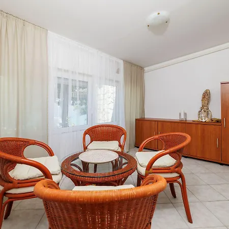 Appartement Faszinierendes Nur 50 Meter Zum Mit Meerblick, Waschmaschine, Klima, Wifi