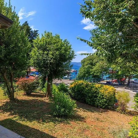 Faszinierendes Nur 50 Meter Zum Mit Meerblick, Waschmaschine, Klima, Wifi Apartman Selce