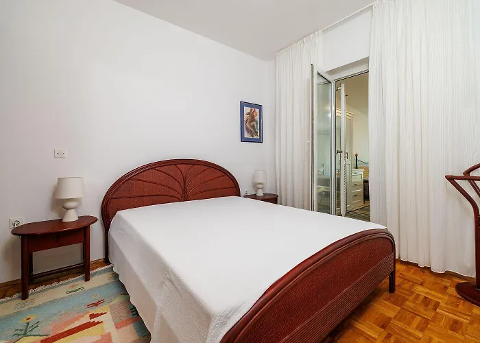 Faszinierendes Nur 50 Meter Zum Mit Meerblick, Waschmaschine, Klima, Wifi Appartement Selce